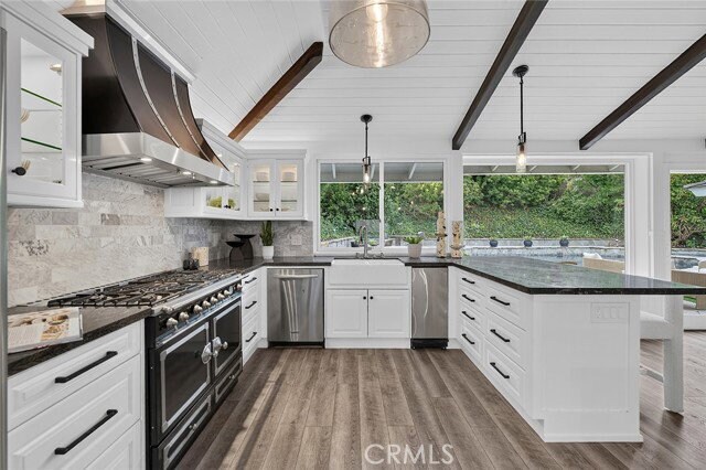 Building Photo - 3500 Surfview Ln