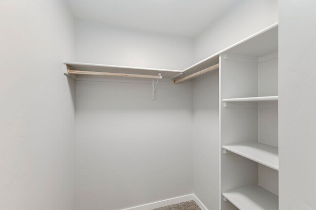 Building Photo - Adorable and affordable attached townhome for rent in Nampa! A must see!