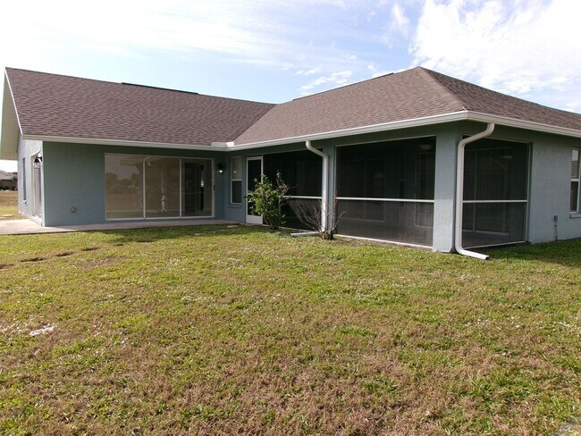 Building Photo - 1709 NW 36th Pl