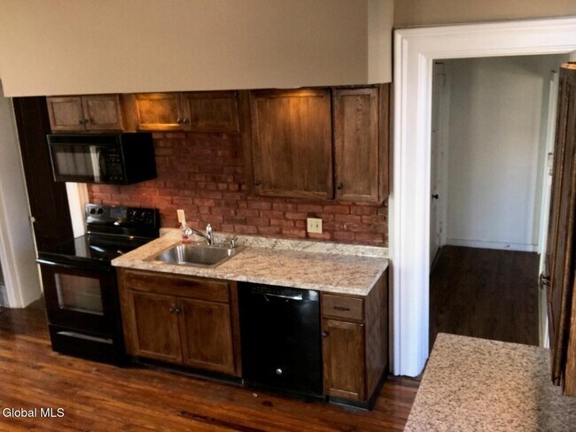 Building Photo - 821 23rd St