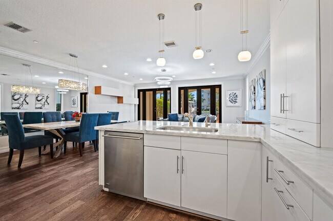 Building Photo - 95 Isle of Venice Dr