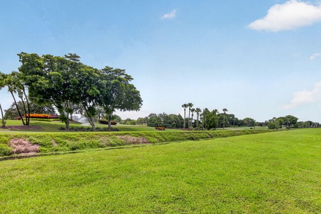 Building Photo - 15415 Summer Lake Dr