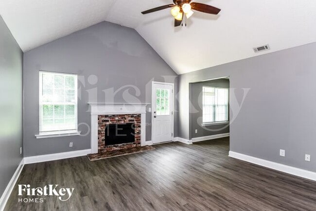 Building Photo - 5488 Latham Manor Dr