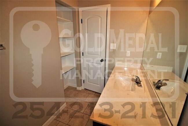 Building Photo - 1106 Grace Point Dr