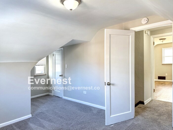 Building Photo - 3216 Elderwood Dr