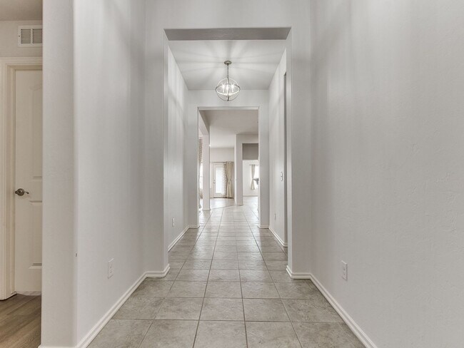 Building Photo - 15704 Caney Dr