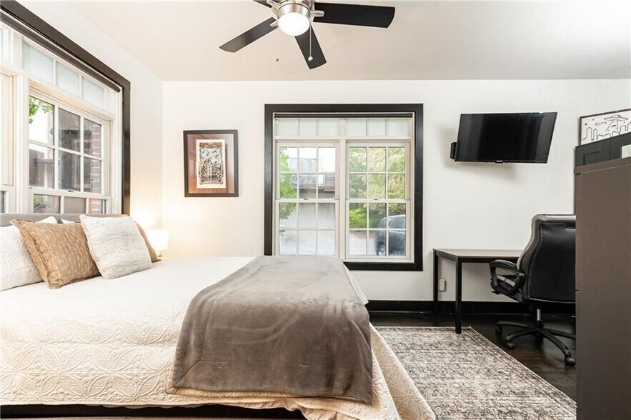 Building Photo - 1300 DeKalb Ave NE