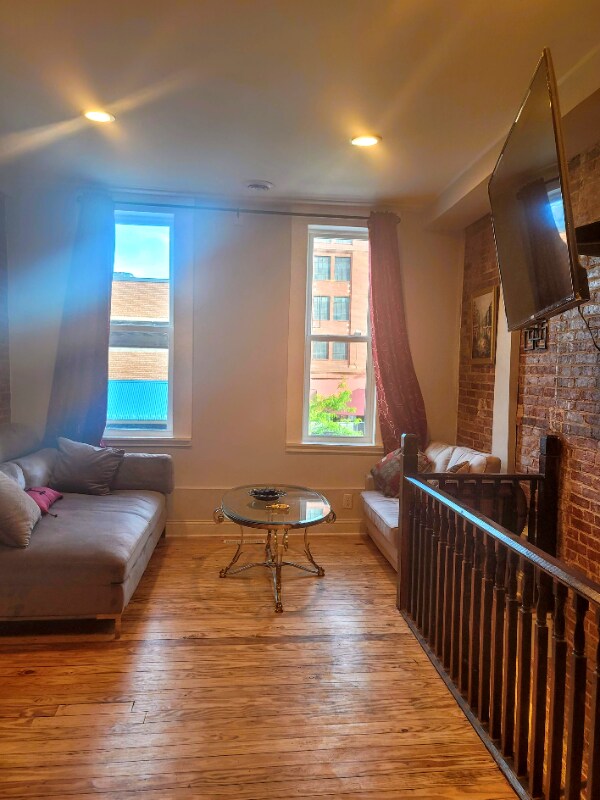 Building Photo - 503 W Lexington St