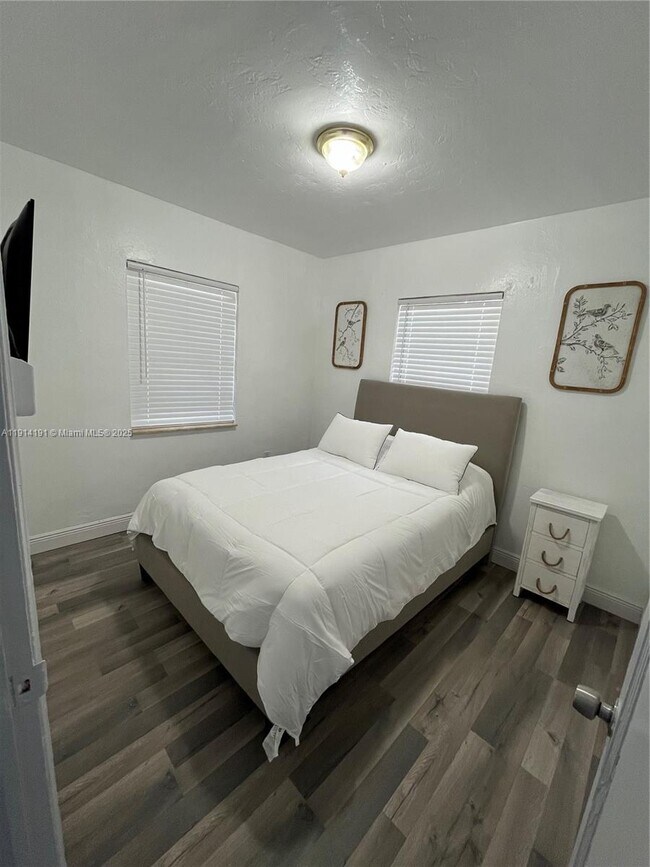 Building Photo - 1021 NW 37th Ave