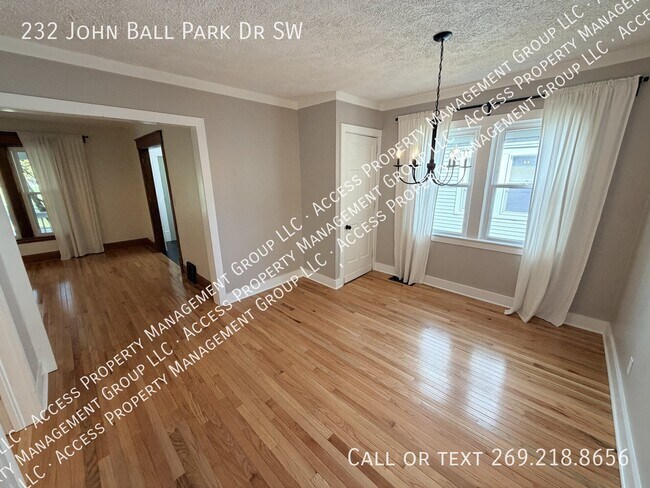 Building Photo - 232 John Ball Park Dr SW