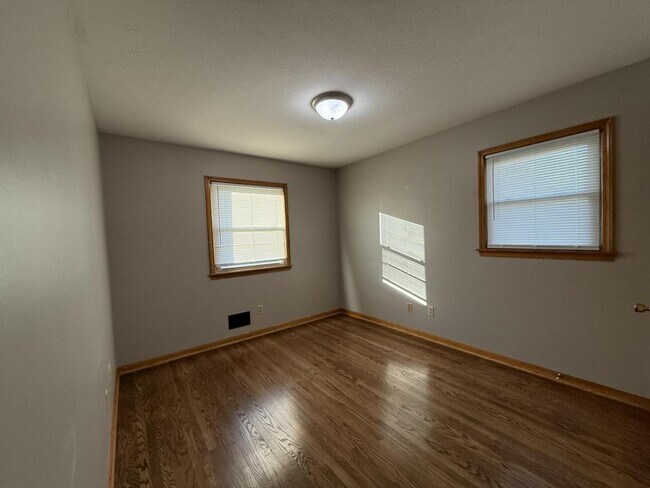 Building Photo - 2013 S 28th St