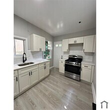 Building Photo - 3 Bedroom with Basement