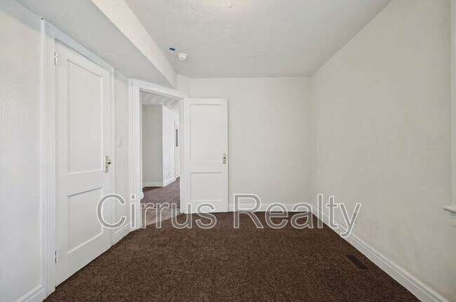 Building Photo - 428 Melville Rd
