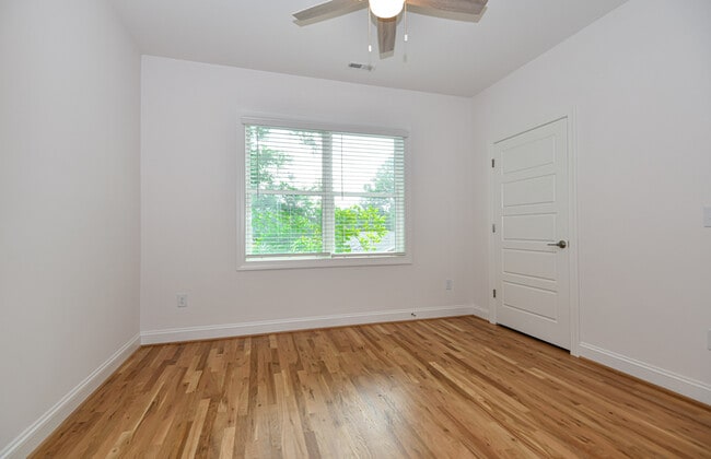 Building Photo - 503 S Chapman St