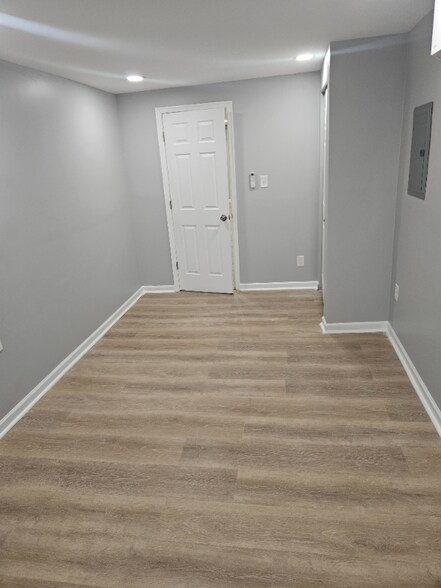 Building Photo - 115 W Chew Ave