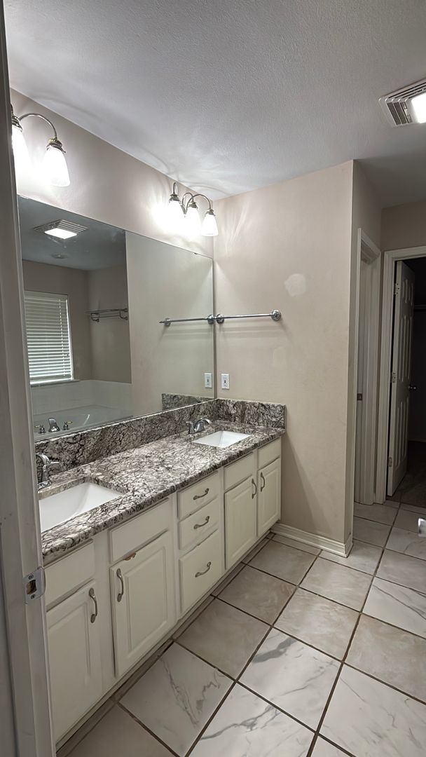 Building Photo - Rental in Shreveport