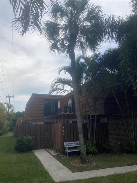 Building Photo - 775 SW 120th Way