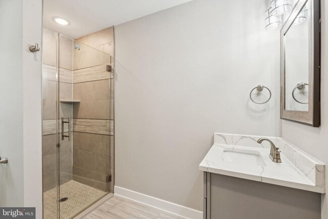 Building Photo - 1309 S 52nd St