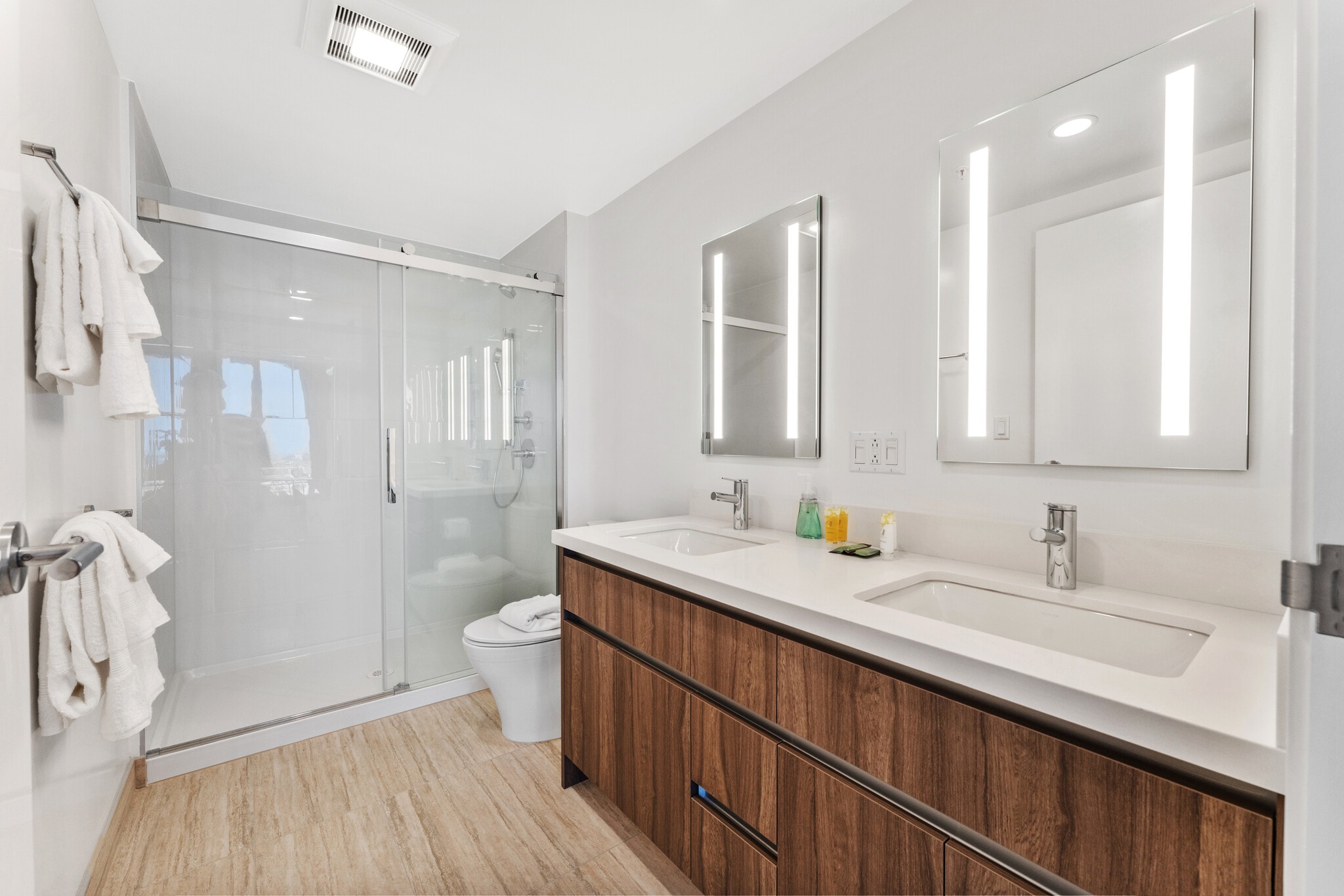 Building Photo - 1515 Liona St