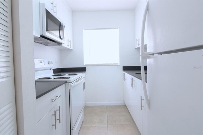 Building Photo - 1926 Honour Rd