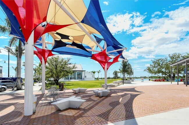 Building Photo - "Spacious 3-Bed with 2 Baths Condo in Prime Venice Location"