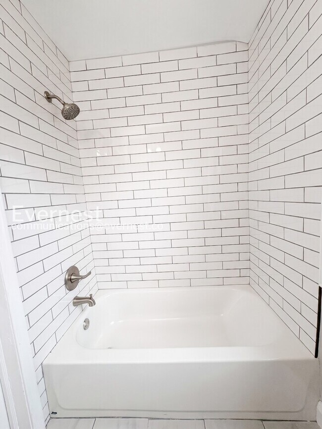 Building Photo - 1408 Cedarcroft Rd