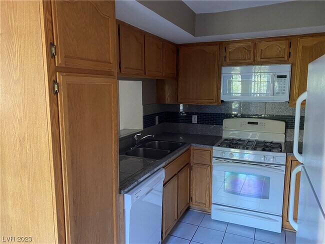 Building Photo - 4027 Nook Way