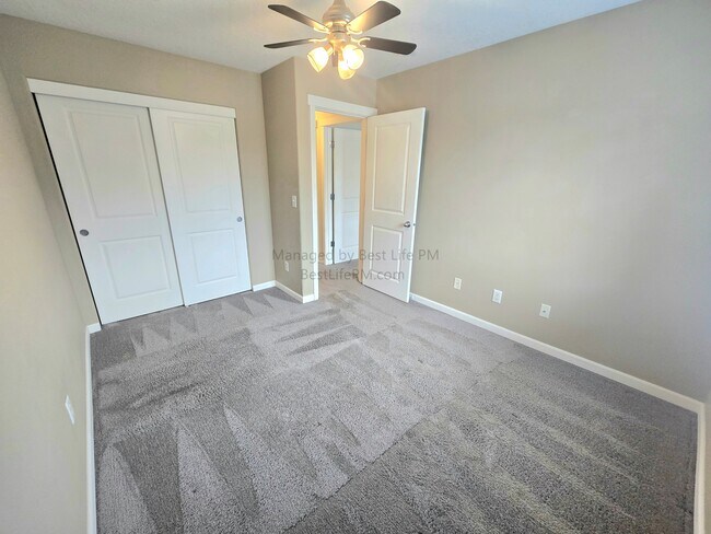 Building Photo - 17923 SW Niks Dr
