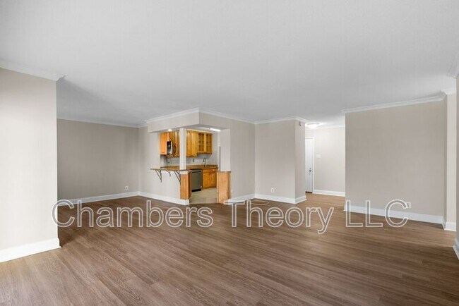 Building Photo - 309 Yoakum Pkwy