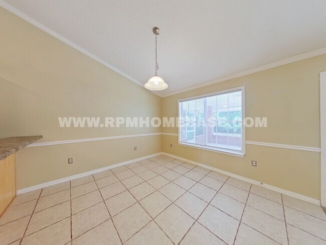 Building Photo - Beautiful Home with New Appliances in Quie...