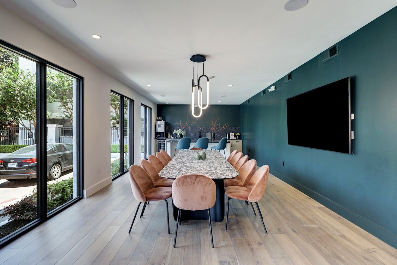 Building Photo - 2137 Pelham Dr