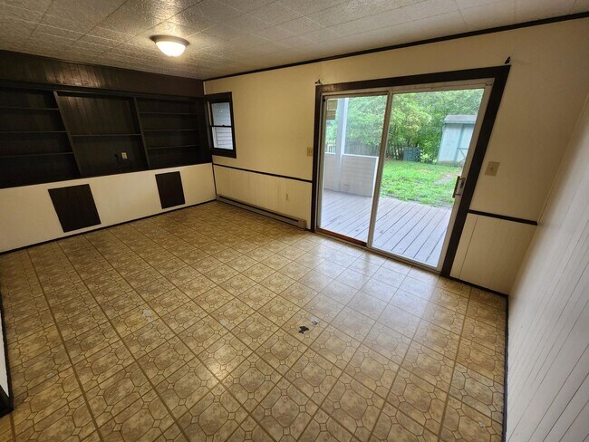 Building Photo - 102 Nottingham Dr