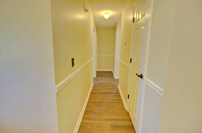 Building Photo - 809 Barrington Dr