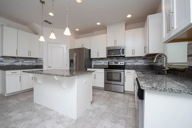 Building Photo - Two story Townhouse 2-bedroom, 2.5 bath in Eagle Creek of Lake Nona