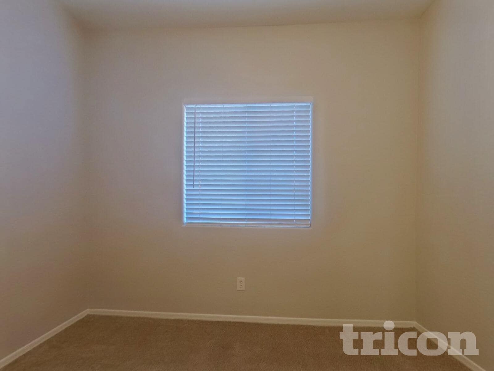 Building Photo - 11638 W Jackson St