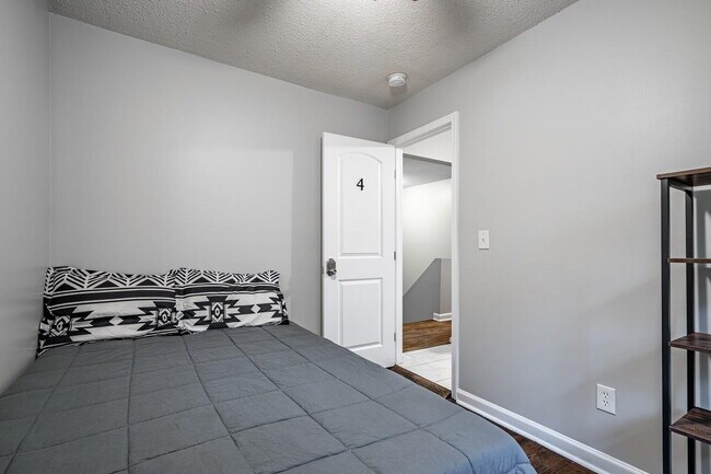 Building Photo - THE CORVAIR l Gorgeous Atlanta House, Close to Parks & Amenities