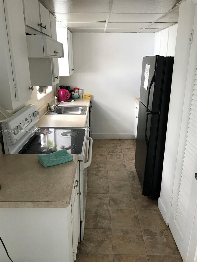 Building Photo - 1732 Meridian Ave