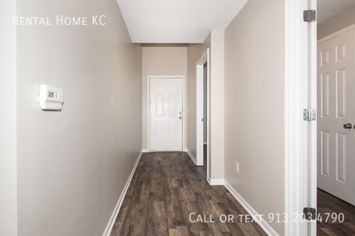 Building Photo - 1933 N 80th Ct