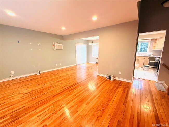 Building Photo - 137 Willard Ave