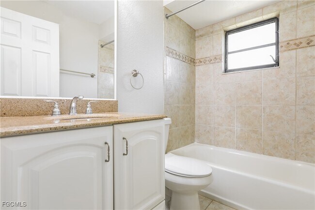 Building Photo - 850 Forest Hill Ln NW