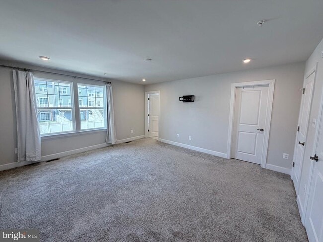 Building Photo - 10825 Foxtrot Cir