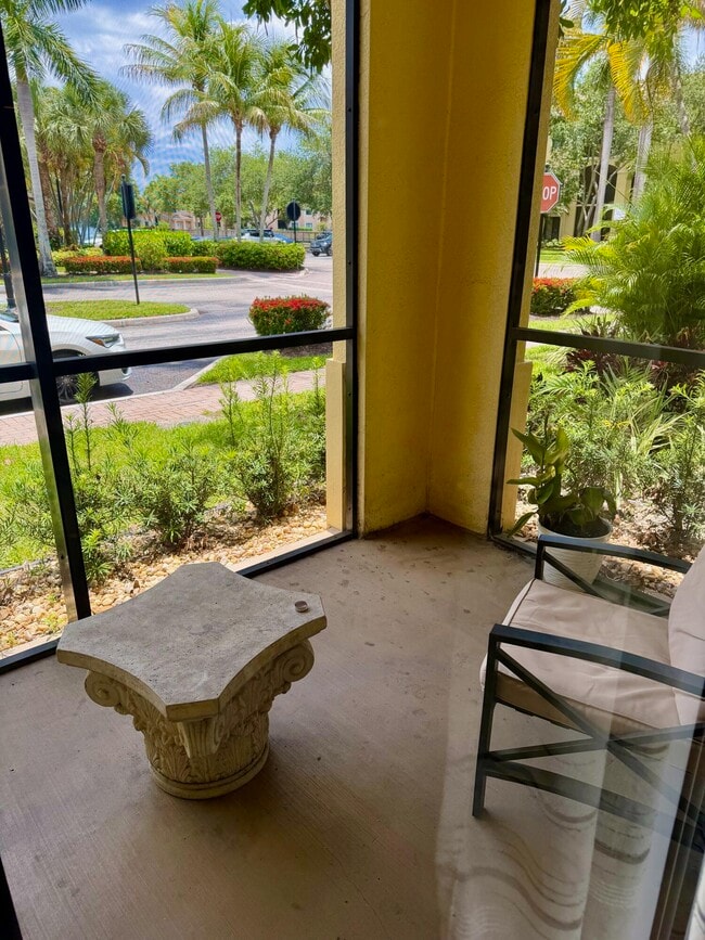 Building Photo - 3018 Alcazar Pl
