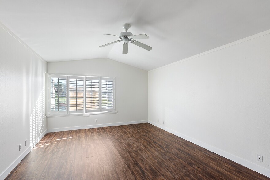 Master Bedroom - 7880 Mission Vista Dr