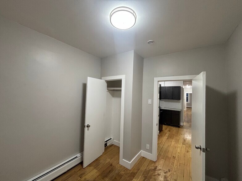 Building Photo - 220 51st St