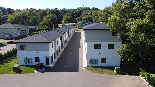 Building Photo - 3215 Fairfax St