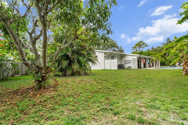Building Photo - 8225 SW 117th Terrace