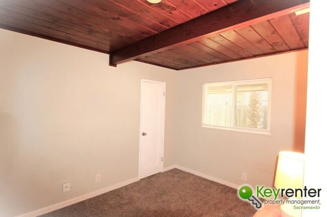 Building Photo - 419 Chaparral Way