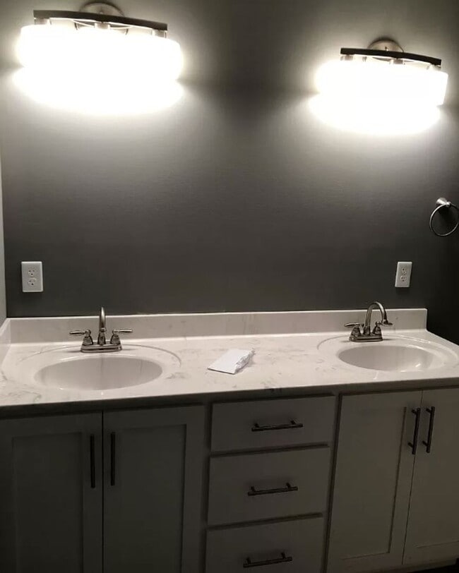 Building Photo - 133 Ashkirk Ln