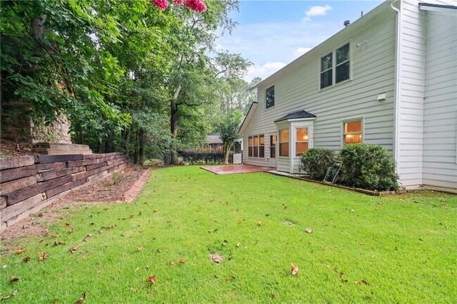 Building Photo - 10965 Pinehigh Dr