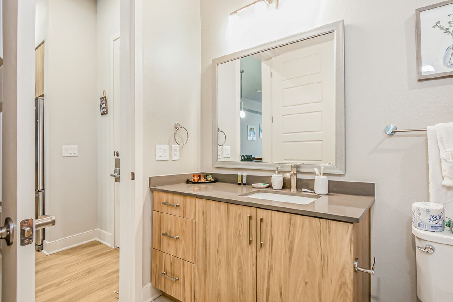 Building Photo - 950 Leeland St